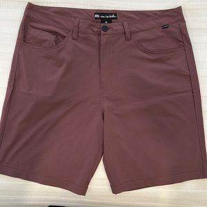 Men’s Travis Mathew 5-Pocket Golf Shorts Burgundy Size 36